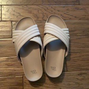 Time and Tru slide sandals